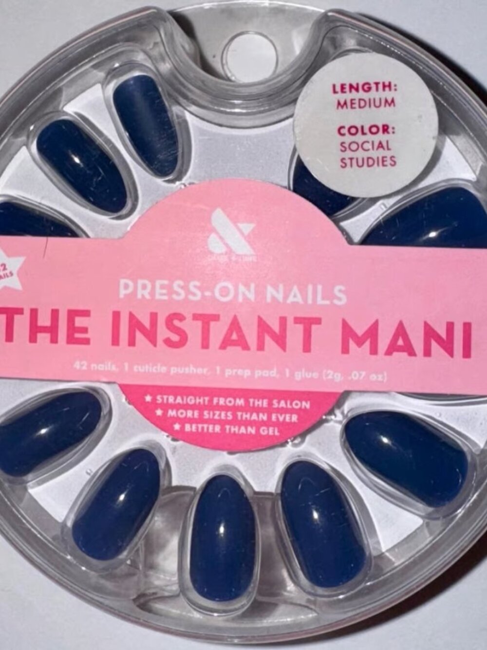 Olive and June Instant Mani in Social Studies, Glossy Press On nails Kit